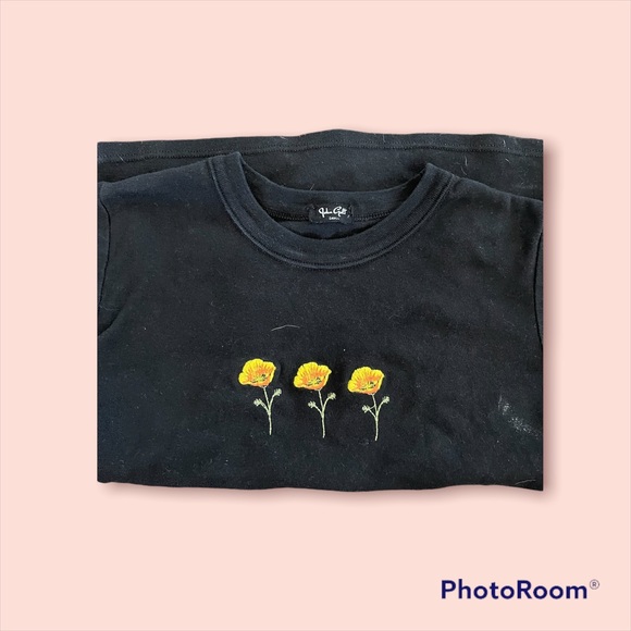 ashlyn crop top - Picture 2 of 3